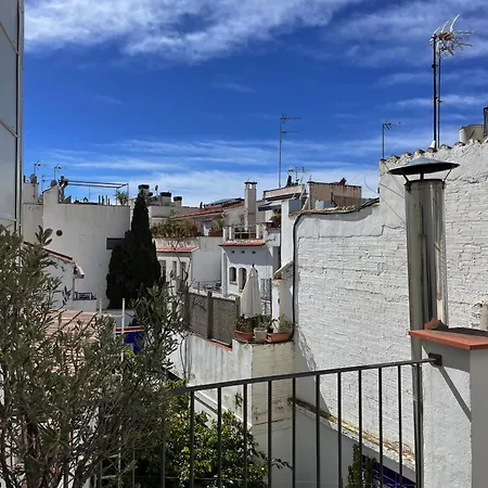 Hébergement de vacances Charming Casa In Centre & Minutes To Sitges