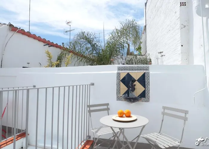 Charming Casa In Centre & Minutes To Sitges