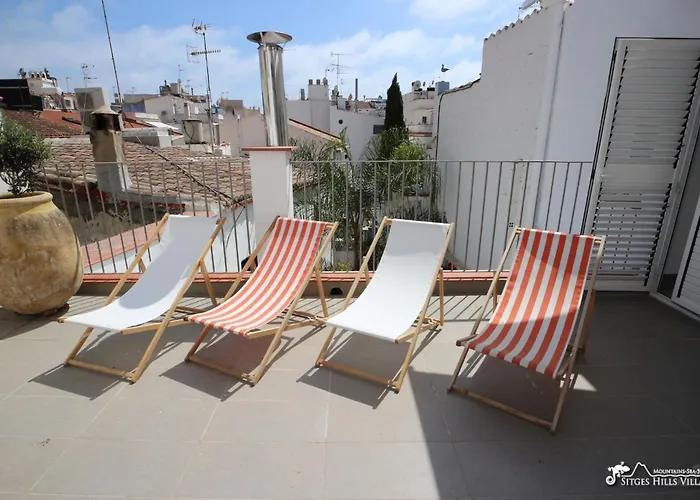 Charming Casa In Centre & Minutes To Sitges