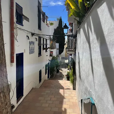 Charming Casa In Centre & Minutes To Holiday home Sitges