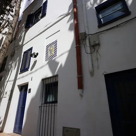 Casa de Férias Charming Casa In Centre & Minutes To *