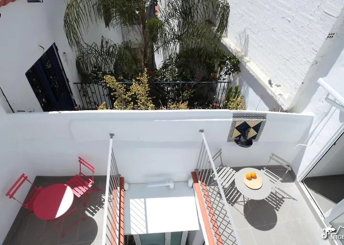 Charming Casa In Centre & Minutes To Nyaraló Sitges